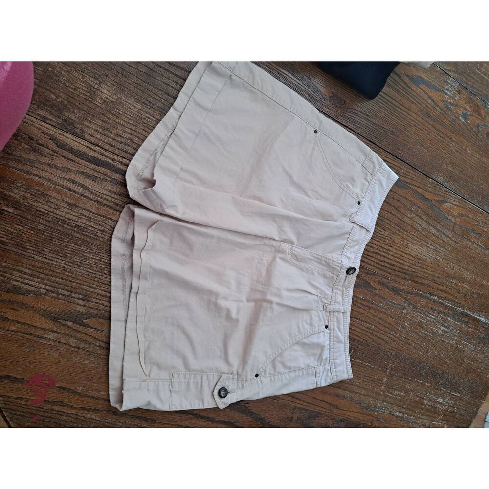 Size 14 Rafaella Cream High Rise Pleated Front Cuffed Hem Shorts with Pockets